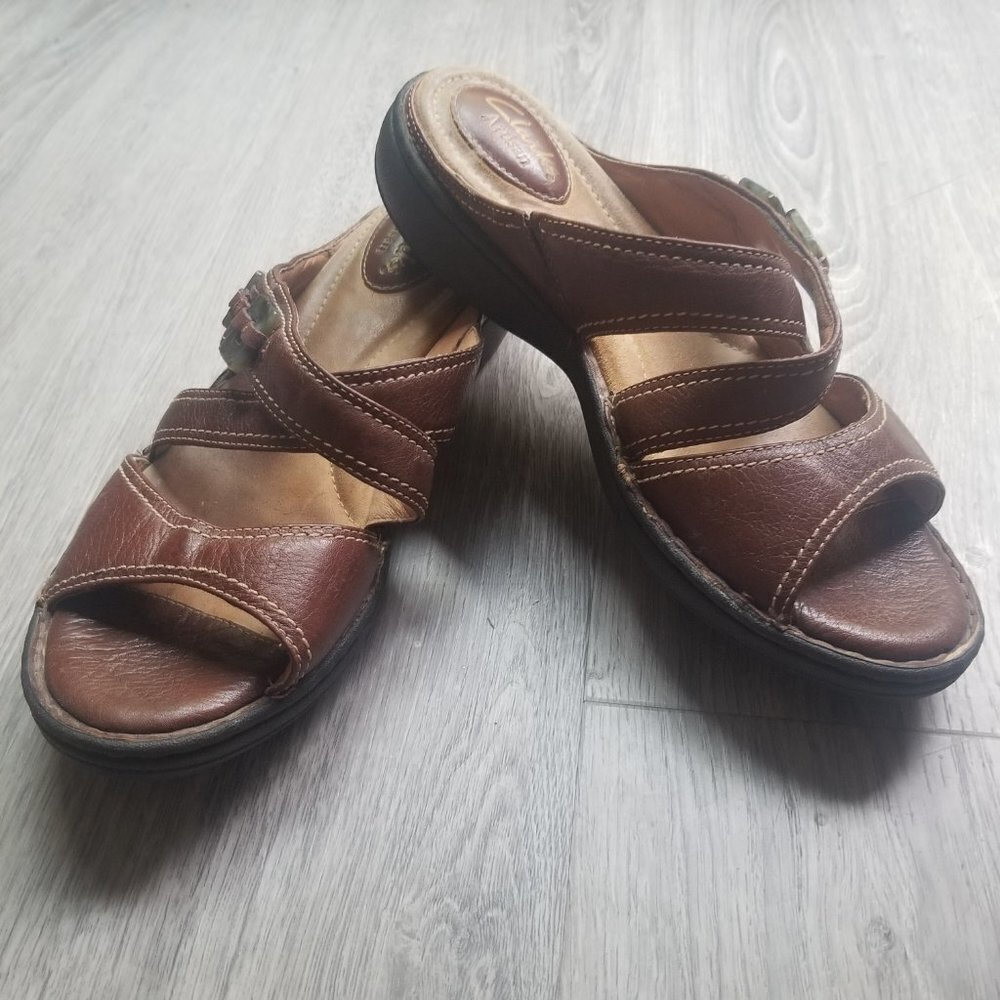 Clarks Artisan Leather Slip‑On Sandals Women’s 8M Brown Comfort Slides